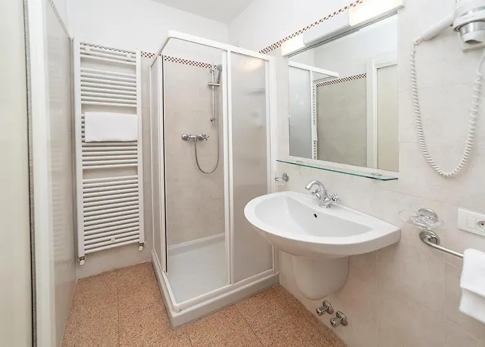 Lvg Collection - Pallanza Otel Verbania